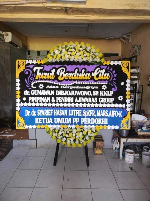 Papan Bunga di Cimangkok Sukalarang